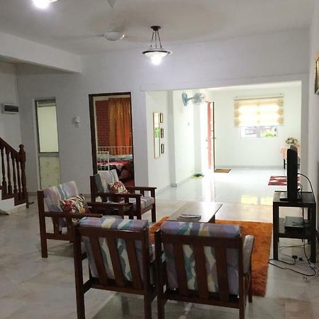 Rb Double Storey Bandar Tasik Selatan Homestay Kuala Lumpur Esterno foto